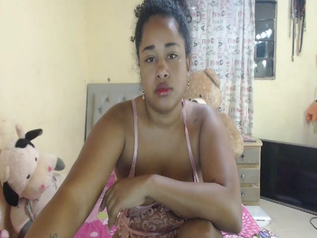 Live sex webcam photo for Lalu95 #270931852