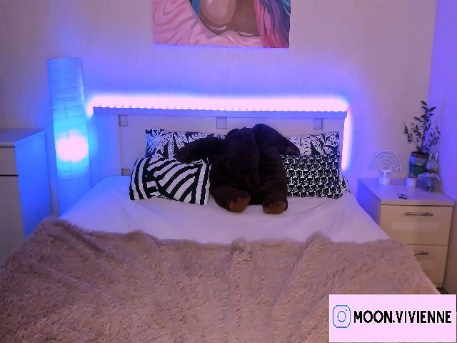 Live sex webcam photo for Vivienne_moon #270940828