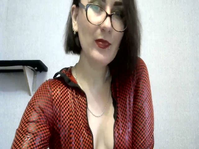 Live sex webcam photo for HelenRed #270937579