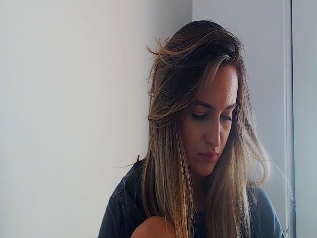 Live sex webcam photo for Kdee0 #270936548