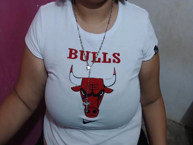 Live sex webcam photo for Sexycarolin22 #270931946