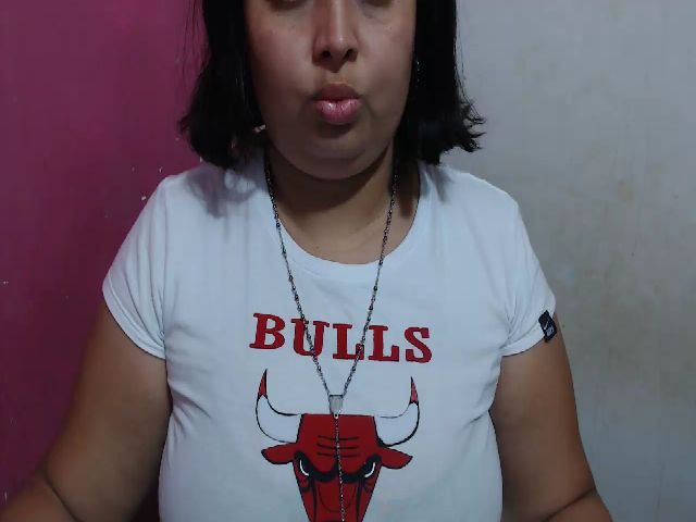 Live sex webcam photo for Sexycarolin22 #270932030