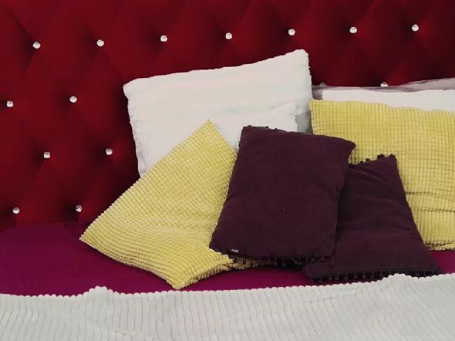 Live sex webcam photo for CarolinaMiss #270946353