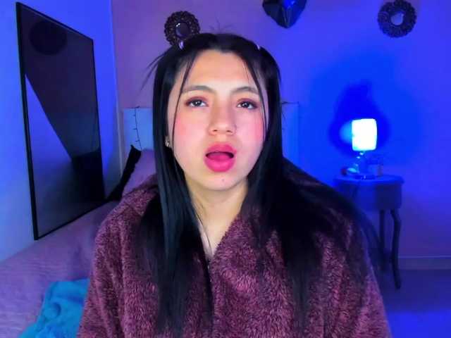 Live sex webcam photo for EllaKS #270944258