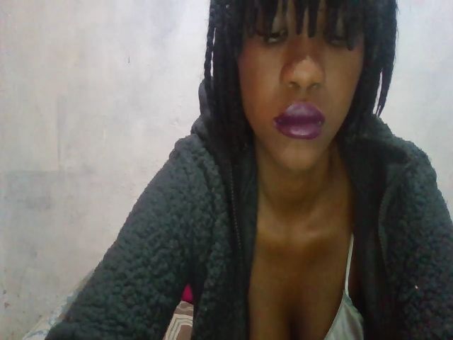 Live sex webcam photo for Blqdiamond #270944930