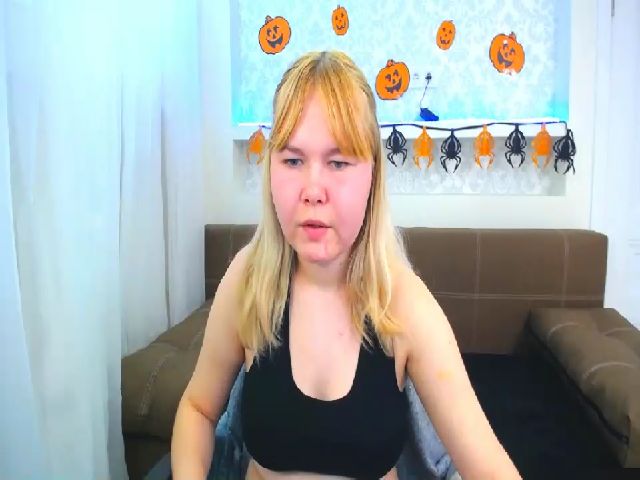 Live sex webcam photo for Helen_Swon #270938785