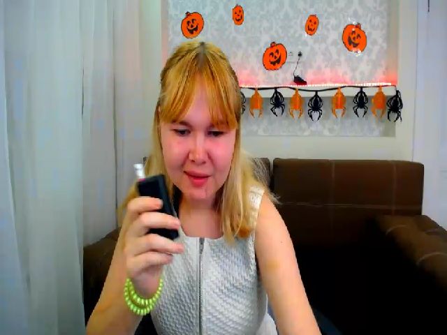 Live sex webcam photo for Helen_Swon #270940852