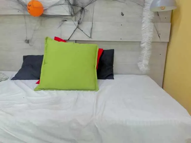 Live sex webcam photo for ANDREARODRI2 #270943987