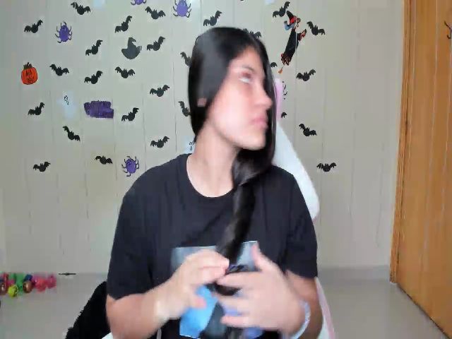 Live sex webcam photo for miss_keane #270941189