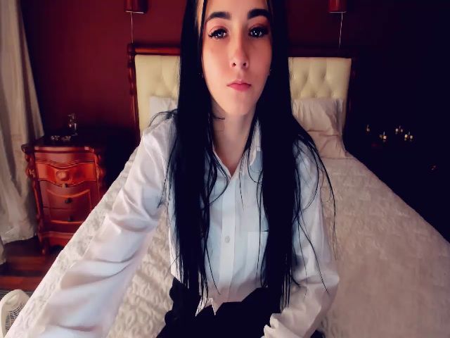 Live sex webcam photo for Taya_Roxxy #270936343