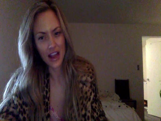 Live sex webcam photo for Fire_Sign1 #270936952