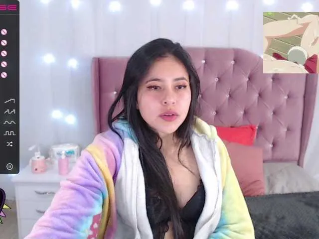 Live sex webcam photo for zelda-19 #270938981