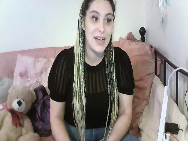 Live sex webcam photo for MissSandy95 #270940217