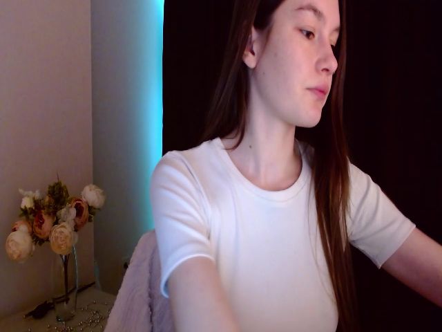 Live sex webcam photo for Angel_Kira_ #270940452