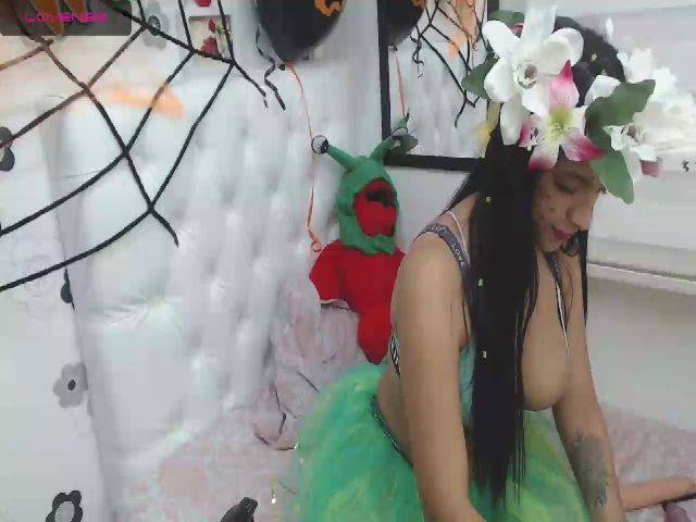Live sex webcam photo for moon_27 #270946124
