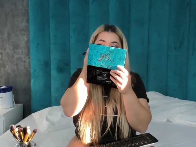 Live sex webcam photo for LarissRose #270935126