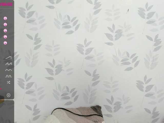 Live sex webcam photo for crazy-tits #270938302