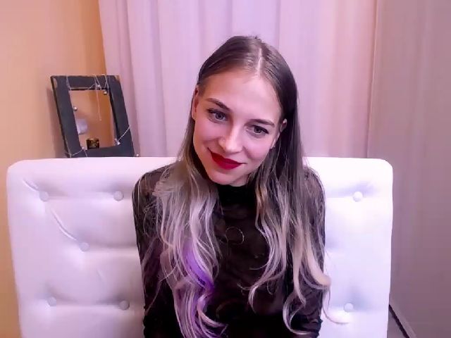 Live sex webcam photo for KisssKristi #270936775