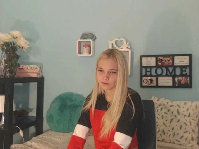 Live sex webcam photo for AnnaHappy18 #270953935