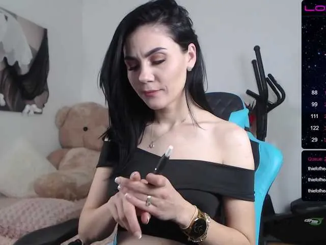 Live sex webcam photo for Evelyn7 #270954021