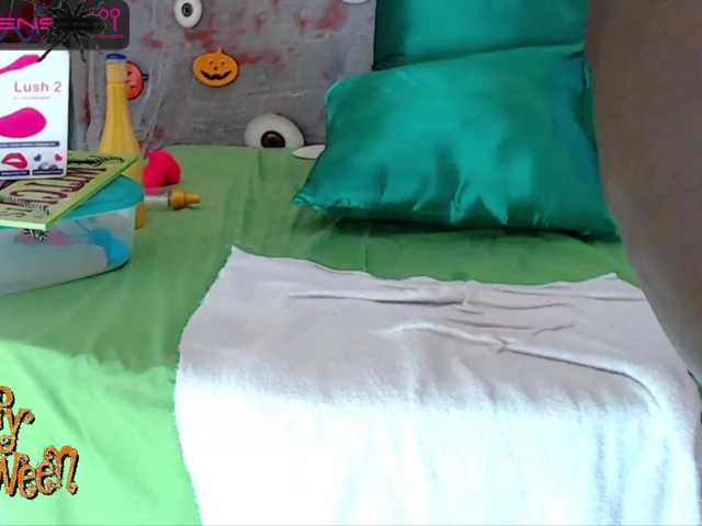 Live sex webcam photo for emilypusypink #270961562