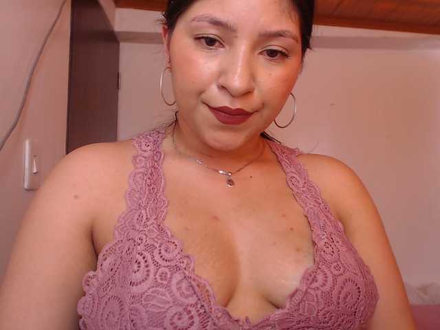 Live sex webcam photo for holly20a #287994972