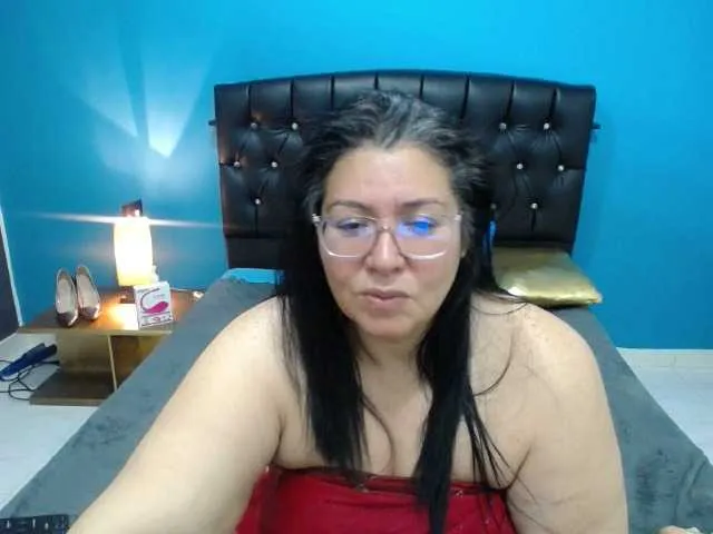 Live sex webcam photo for candystorm01 #270953966