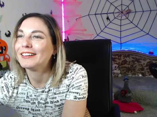 Live sex webcam photo for sonya2121 #270953132