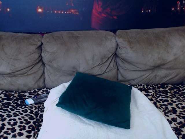 Live sex webcam photo for IsabelleRoseX #270953947