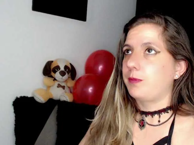 Live sex webcam photo for Liligold2 #270949692