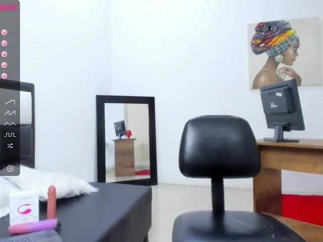 Live sex webcam photo for elensweet18 #270949418