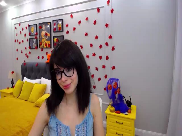 Live sex webcam photo for MelodyOfRain #270951311