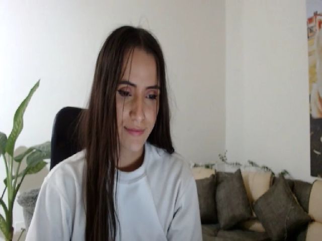 Live sex webcam photo for Avaa22_ #270951557