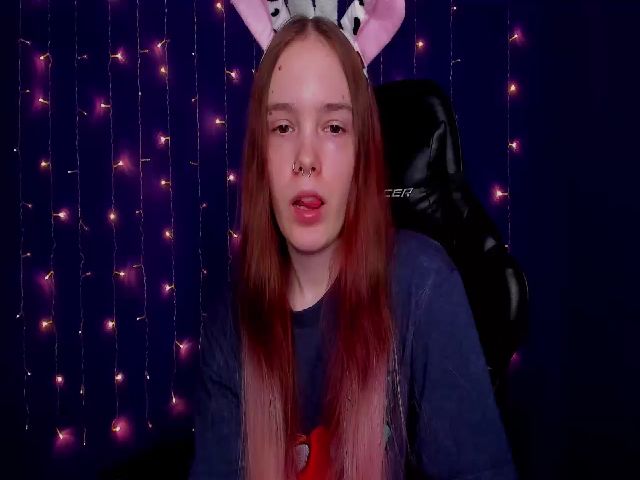 Live sex webcam photo for JaneNichols #270951763