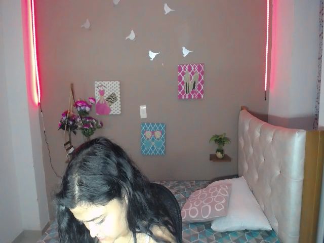 Live sex webcam photo for Mia_palmira #270957906