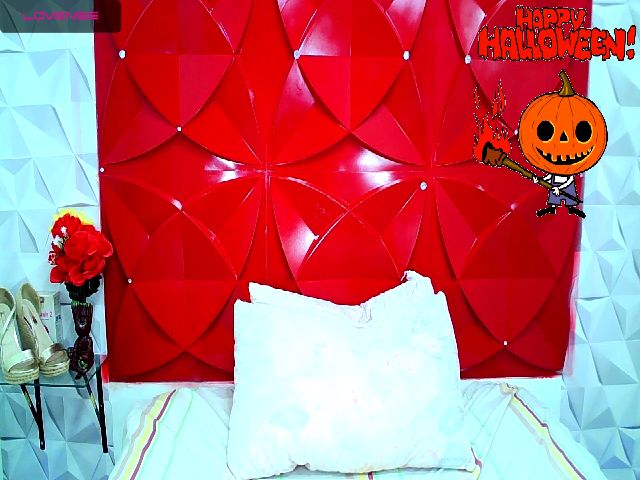 Live sex webcam photo for Saraxsexy #270963345