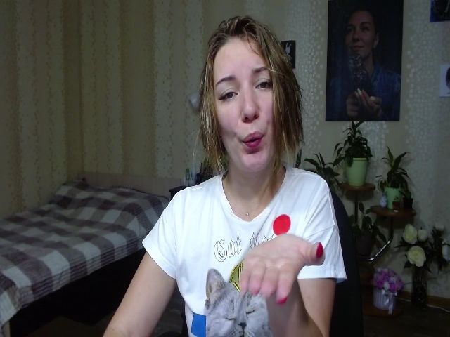 Live sex webcam photo for Emi_lywild #270952369