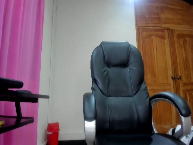 Live sex webcam photo for Marilyncruz__ #270956050