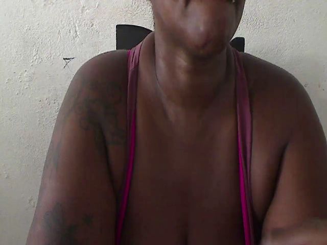 Live sex webcam photo for Assbigxhot9 #270964166