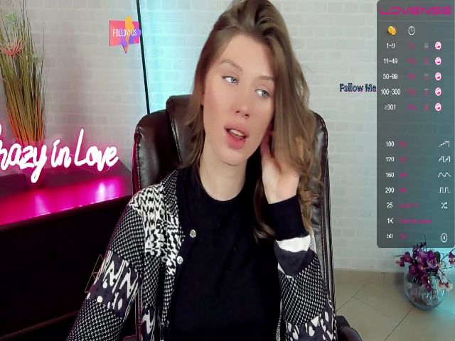 Live sex webcam photo for MalisaRobbyy #270955882