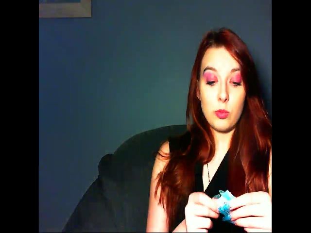 Live sex webcam photo for VirginLuna18 #270960433