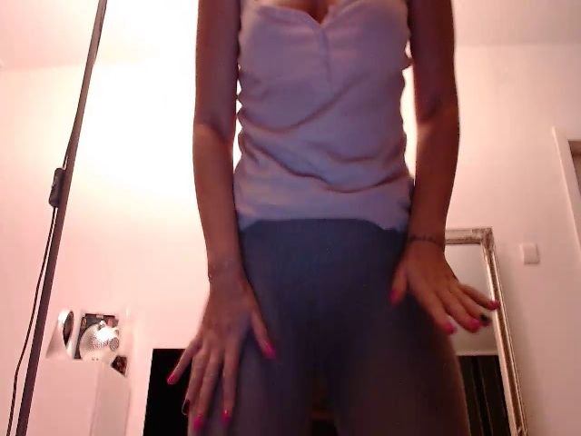 Live sex webcam photo for Bite_Me__ #270963988