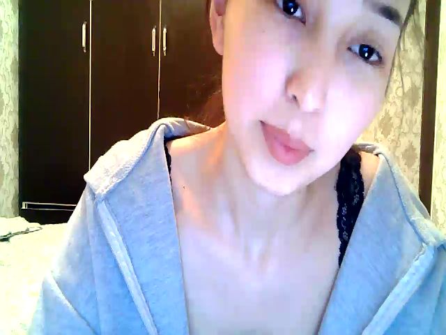 Live sex webcam photo for MissMolly____ #270965162