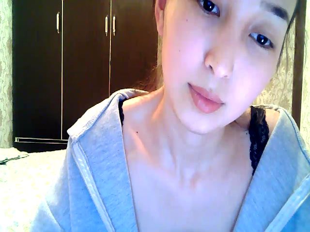 Live sex webcam photo for MissMolly____ #270965339