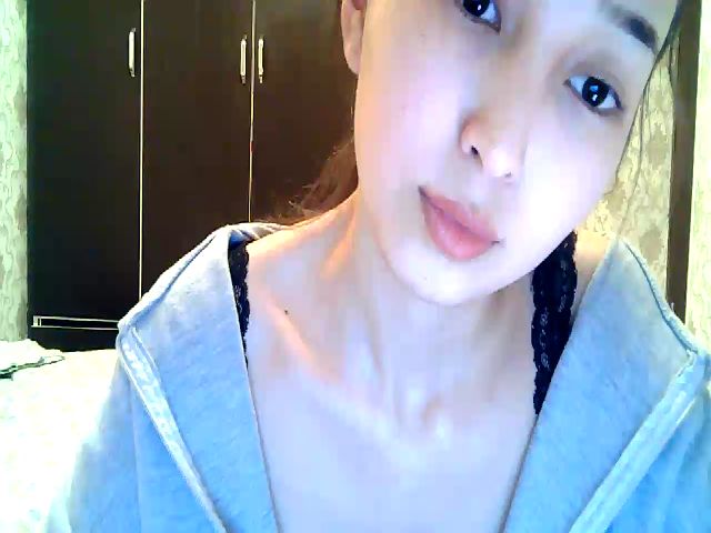 Live sex webcam photo for MissMolly____ #270965440