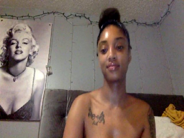 Live sex webcam photo for Bootybenz #270954740