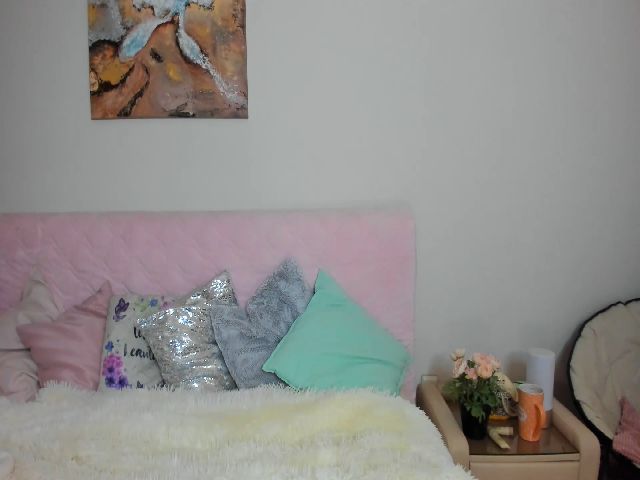 Live sex webcam photo for MissMiaTv #270951710