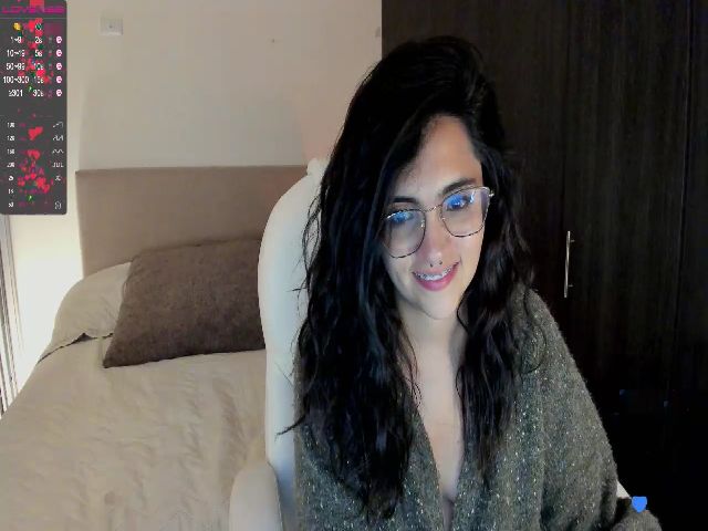 Live sex webcam photo for Amelie_moon_ #270950312