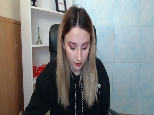 Live sex webcam photo for ModestBlonde #270958236