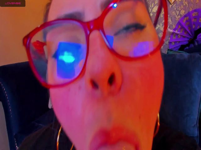 Live sex webcam photo for luciapeterson #270958613